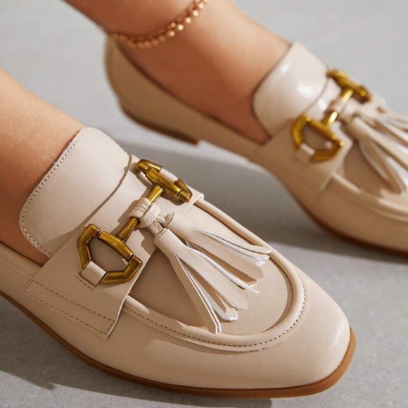 Everyday Collection Fashionable Fringe Loafers With Horse Bit Buckle Flat Sole - Picture 2 of 4